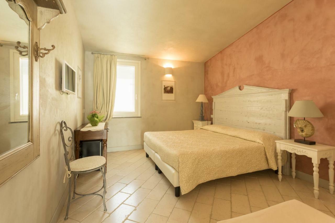 Il Cortiletto Hotel Maison Tresnuraghes Exterior photo